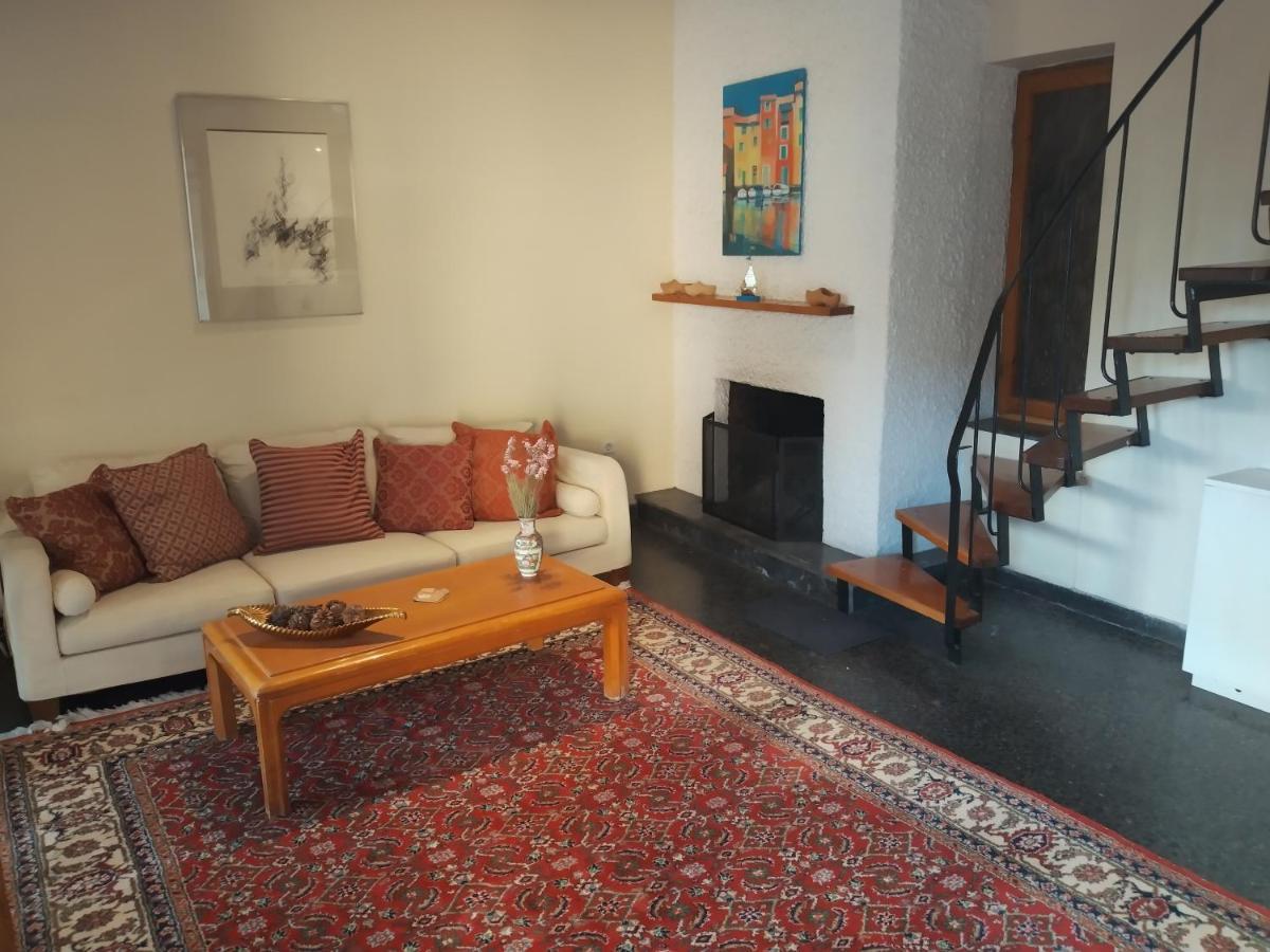 Sunny Apartment Northern Атина Екстериор снимка