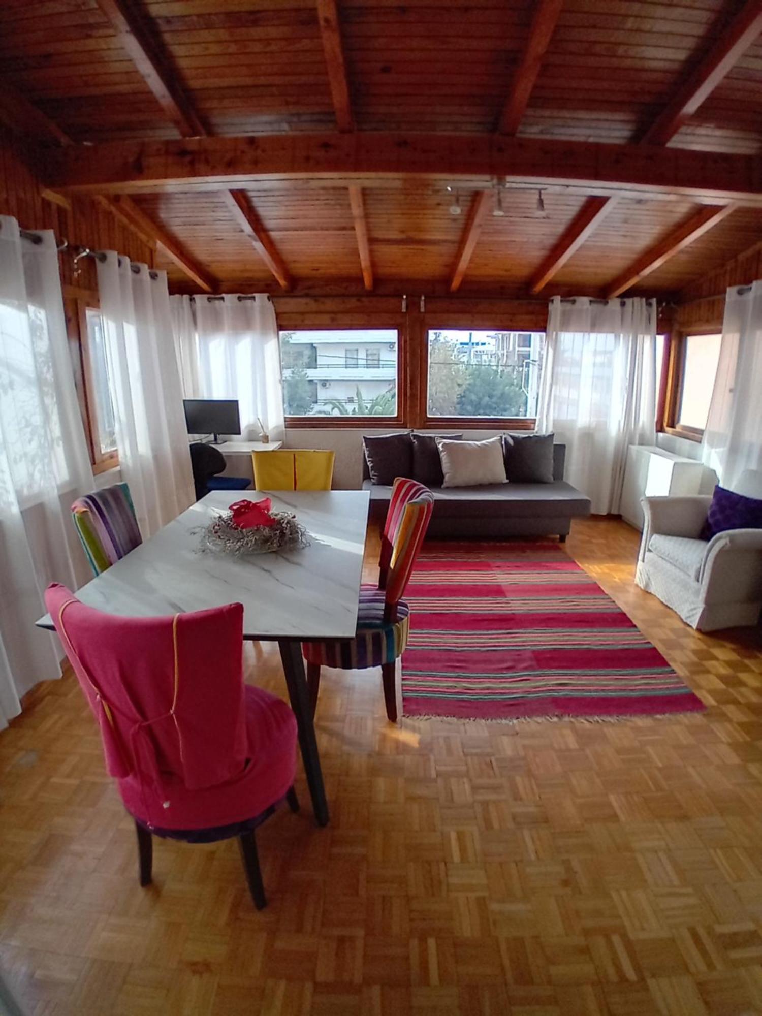 Sunny Apartment Northern Атина Екстериор снимка